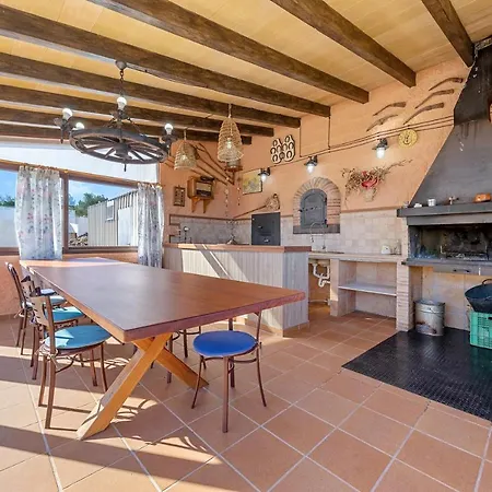 Holiday home Hauzify I Mas Bomba Les Tres Cales