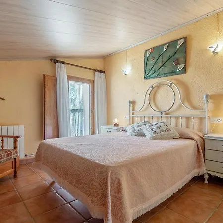 Hauzify I Mas Bomba Holiday home *