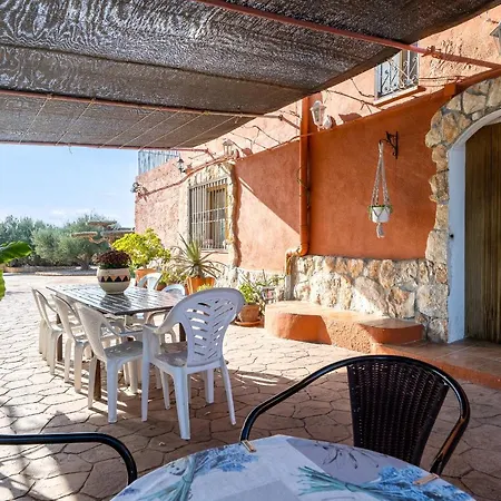 Hauzify I Mas Bomba Holiday home Les Tres Cales